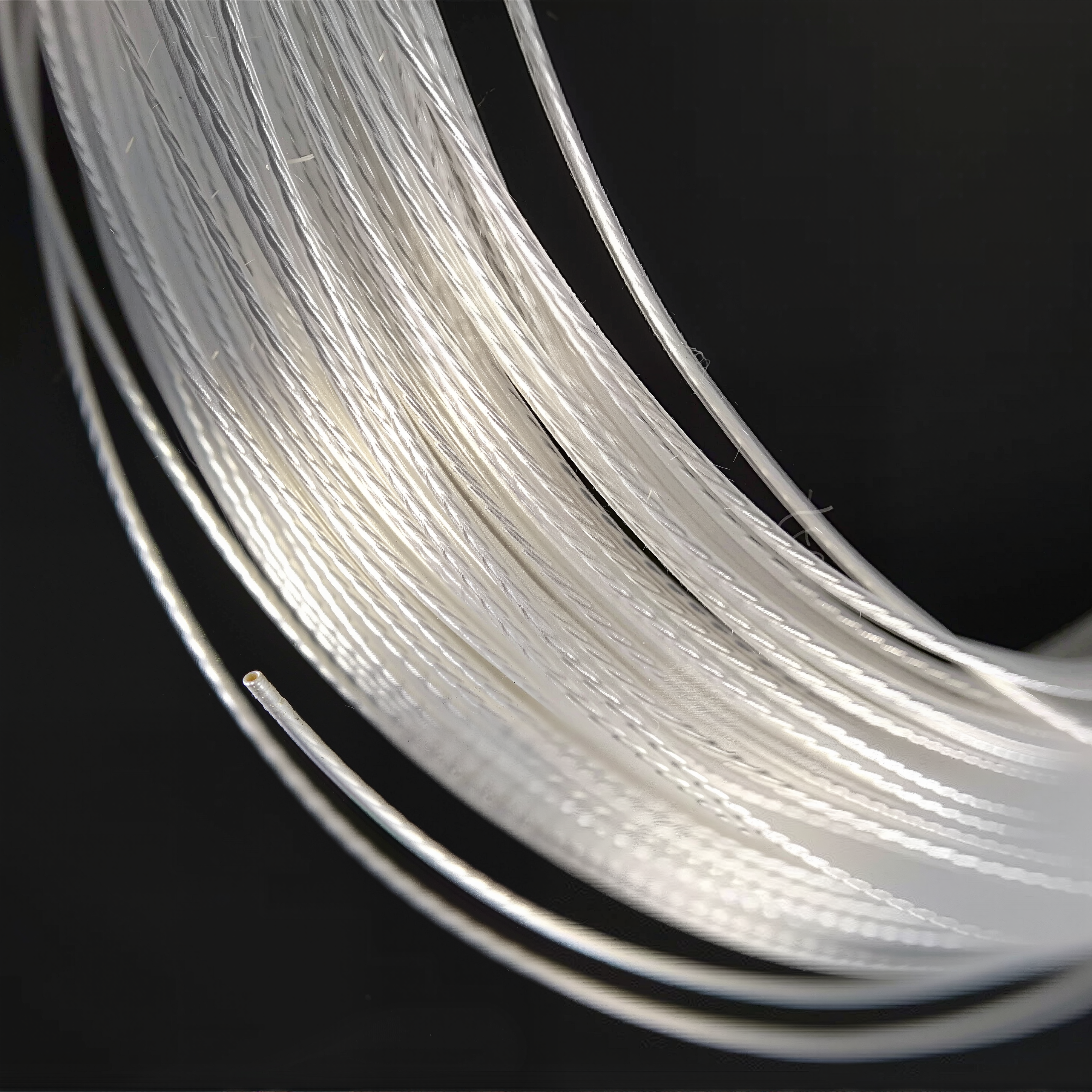 Aerospace materials：Silver-plated copper wire

The silver layer is oxidation-resistant, avoiding the resistance increase caused by the oxidation of the copper conductor surface under high temperature (applicable to below 200°C).